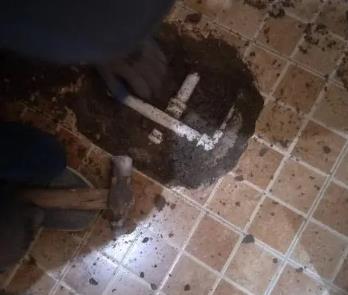 久治卫生间漏水维修公司为您分享下卫生间渗水如何处理及注意事项